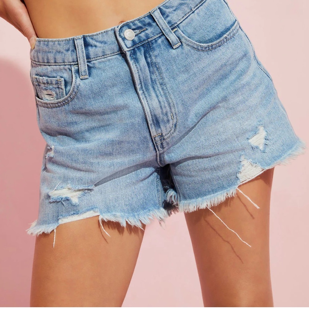 MARLOT DISTRESSED FRAYED HEM DENIM SHORTS - MEDIUM WASH - from Vici